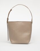 Calvin Klein Чанта Emblem Aop Medium Bucket Bag Desert Taupe