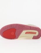 Jordan Сникърси Spizike Low Pale Ivory/ Desert Berry-Track Red