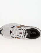 Mizuno Сникърси Wave Mustang LS OG White/ Artisan's Gold/ Galaxy Silver