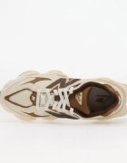 New Balance Сникърси 9060 Breakfast Tea/ Angora