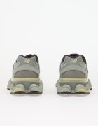 New Balance Сникърси 9060 Silver Moss/ Morel