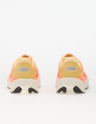 New Balance Сникърси FuelCell Rebel v5 Tangerine Heat/ Silver Metallic