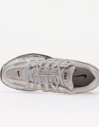Nike Сникърси P-6000 Vast Grey/ Burgundy Crush-Metallic Silver