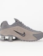 Nike Сникърси W Shox R4 Cement Grey/ Black-College Grey-Mtlc Silver