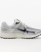 Nike Сникърси W Zoom Vomero 5 Photon Dust/ Chrome-Gridiron-Sail