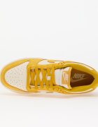 Nike Сникърси Wmns Dunk Low Pale Ivory/ Dk Sulfur-Sail-Mtlc Gold