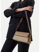 Calvin Klein Jeans Дамска чанта Belted Small Shoulder Bag LV04K3110G