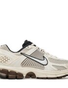 Nike Сникърси Zoom Vomero 5 FJ2028 001