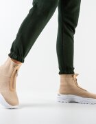 Ali Спортни Eshan Каки