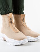 Ali Спортни Eshan Каки