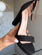 Carolie Сандали на ток Hasna Черни