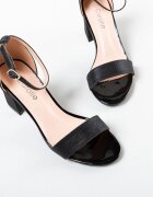Carolie Сандали на ток Parker Черни