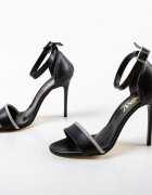 Wow Shoes Сандали на ток Cassius Черни