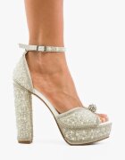 Wow Shoes Сандали на ток Gruyah Бели