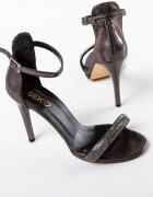 Wow Shoes Сандали на ток Taps Сив