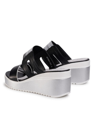 Betsy Чехли 907046/01-05 Black/White - Mera.bg