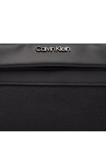 Calvin Klein Чанта за кръст - Mera.bg