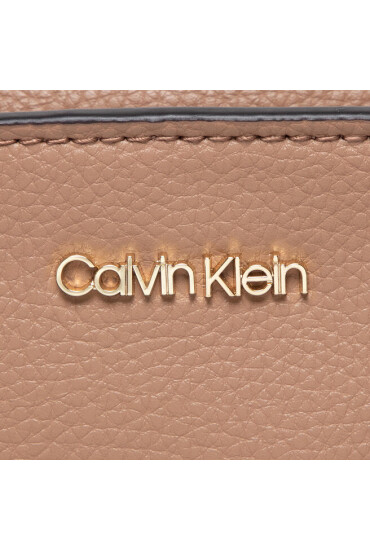 Calvin Klein Дамска чанта - Mera.bg