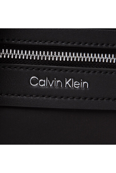 Calvin Klein Дамска чанта Ck Essential Bucket Bag K60K609100 Черен - Mera.bg