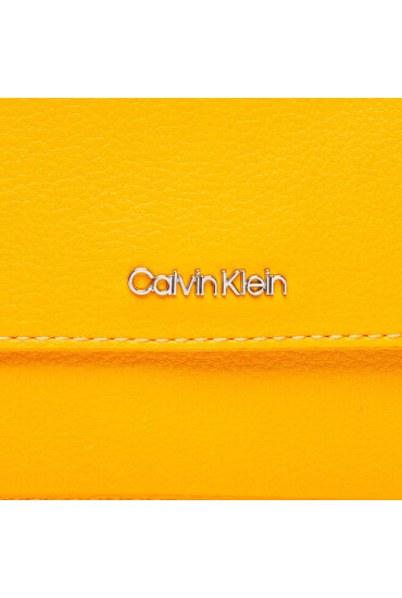 Calvin Klein Дамска чанта Ck Must Mini Bag K60K609131 Orange Flash SCD - Mera.bg