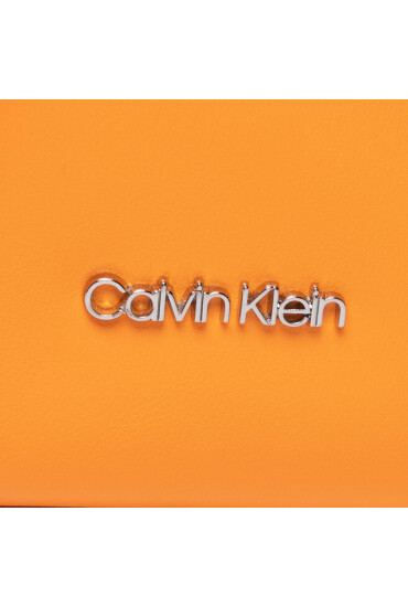Calvin Klein Дамска чанта - Mera.bg