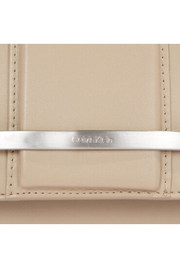 Calvin Klein Дамска чанта Bar Hardware Crossbody K60K611078 Бежов - Mera.bg