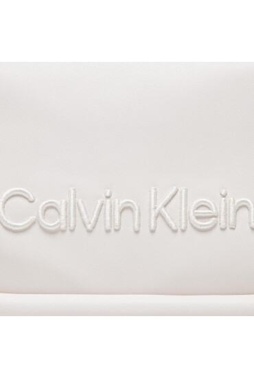 Calvin Klein Дамска чанта Calvin Resort Camera Bag K60K609639 Ecru YAV - Mera.bg