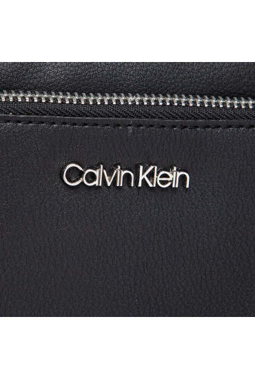 Calvin Klein Дамска чанта Ck Must Camera Bag W/Pck K60K608410 BLK - Mera.bg