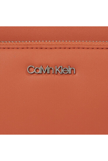 Calvin Klein Дамска чанта Ck Must Camera Bag W/Pckt Lg K60K608410 Кафяв - Mera.bg