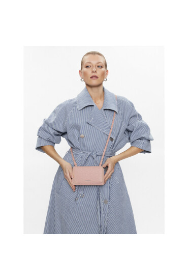 Calvin Klein Дамска чанта Ck Must Mini Bag Epi Mono K60K610481 0J1 - Mera.bg