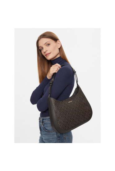 Calvin Klein Дамска чанта Ck Must Shoulder Bag Md Mono K60K610446 Кафяв - Mera.bg