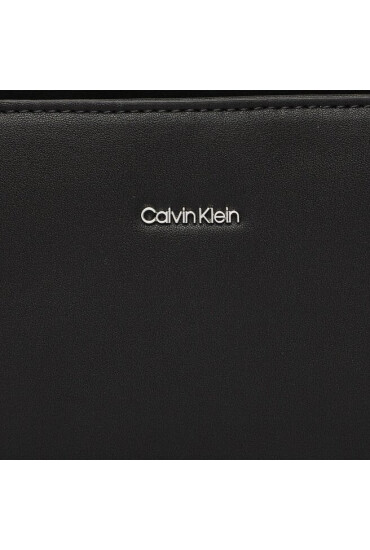 Calvin Klein Дамска чанта Ck Must Xbody Md K60K610927 Черен - Mera.bg