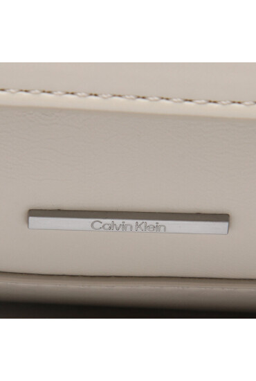 Calvin Klein Дамска чанта Ck Swing Shoulder Bag Lg-Pat K60K610936 Бежов - Mera.bg