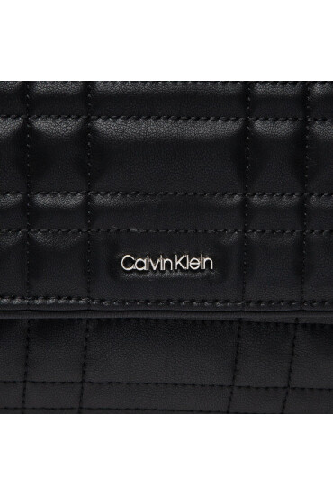 Calvin Klein Дамска чанта Ck Touch Shoulder Bag W/Chain K60K609634 BAX - Mera.bg