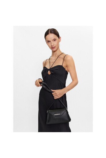 Calvin Klein Дамска чанта Daily Dressed Crossbody W/Flap K60K610730 BAX - Mera.bg
