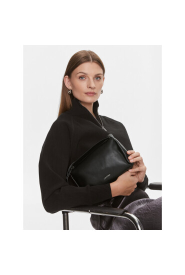Calvin Klein Дамска чанта Gracie Mini Crossbody K60K611346 Черен - Mera.bg