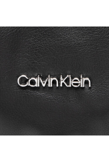 Calvin Klein Дамска чанта Puffed Shoulder Bag K60K609854 Ck Black BAX - Mera.bg