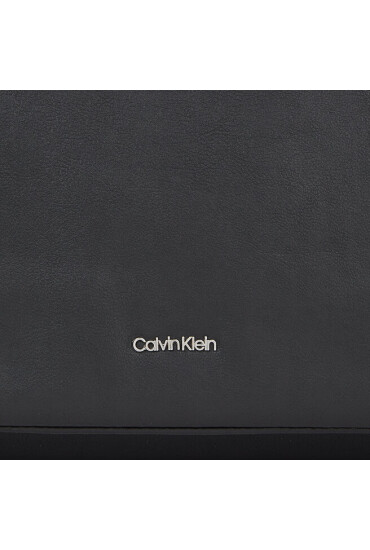 Calvin Klein Дамска чанта Puffed Shoulder Bag K60K611539 Черен - Mera.bg