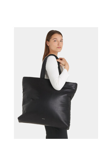 Calvin Klein Дамска чанта Puffed Tote K60K611511 Ck Black BAX - Mera.bg