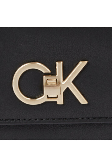 Calvin Klein Дамска чанта Re-Lock Camera Bag W/Flap K60K611083 Ck Black BAX - Mera.bg