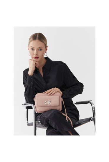Calvin Klein Дамска чанта Re-Lock Camera Bag With Flap Pbl K60K609397 Розов - Mera.bg