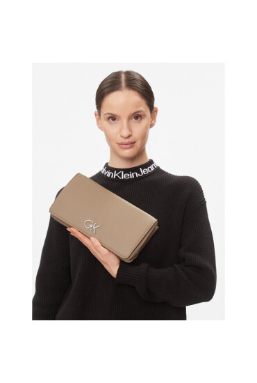 Calvin Klein Дамска чанта Re-Lock Double Gusette K60K611336 Бежов - Mera.bg