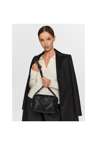 Calvin Klein Дамска чанта Re-Lock Quilt Camera Bag K60K610767 BAX - Mera.bg