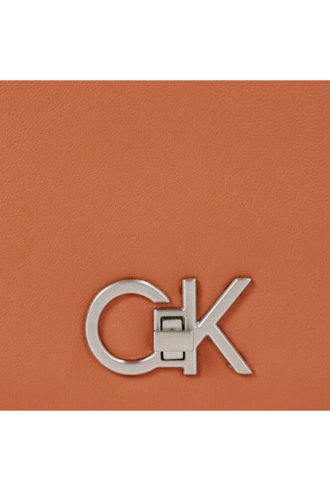 Calvin Klein Дамска чанта Re-Lock Shoulder Bag Md K60K611057 Кафяв - Mera.bg