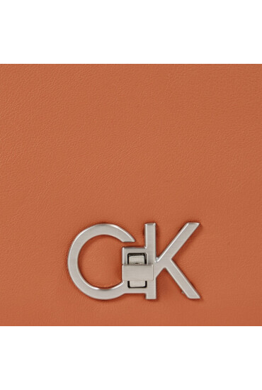 Calvin Klein Дамска чанта Re-Lock Shoulder Bag Md K60K611057 Кафяв - Mera.bg