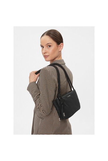 Calvin Klein Дамска чанта Roped Crossbody Nylon K60K609406 Черен - Mera.bg