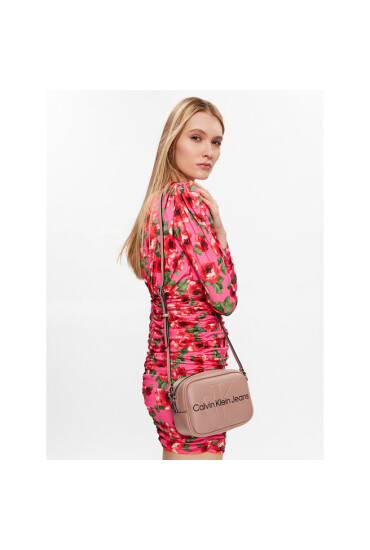 Calvin Klein Jeans Дамска чанта Sculpted Camera Bag K60K607202 Розов - Mera.bg