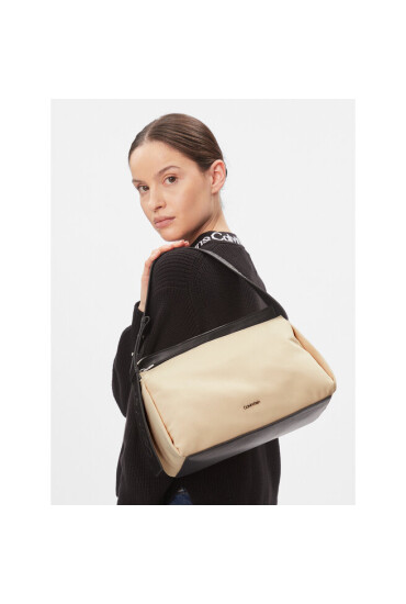 Calvin Klein Jeans Дамска чанта Gracie Shoulder Bag_Canvas K60K611455 Бежов - Mera.bg