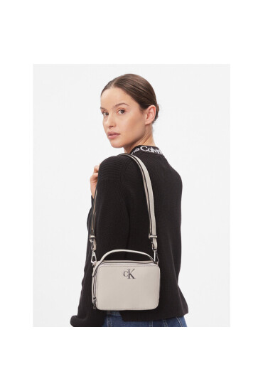 Calvin Klein Jeans Дамска чанта Minimal Monogram Camera Bag18 K60K610683 Екрю - Mera.bg