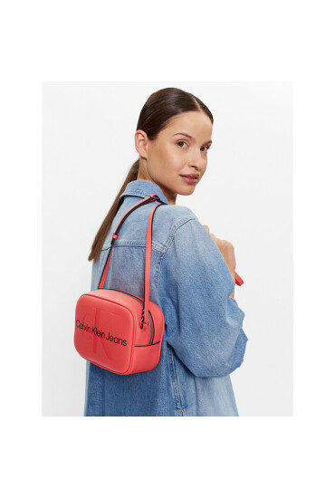 Calvin Klein Jeans Дамска чанта Sculpted Camera Bag 18 Mono K60K610275 Коралов - Mera.bg